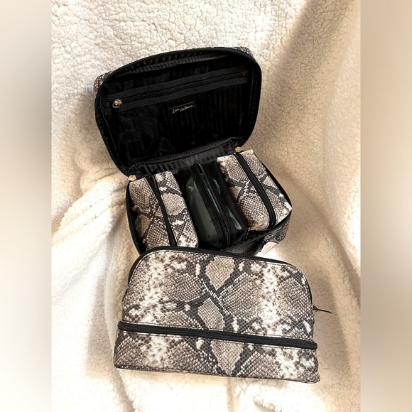 NWT-Rare Python Print Victoria’s Secret Cosmetic Organizers - Picture 1 of 13
